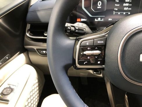 New 2026 Kia Carnival SX image 24