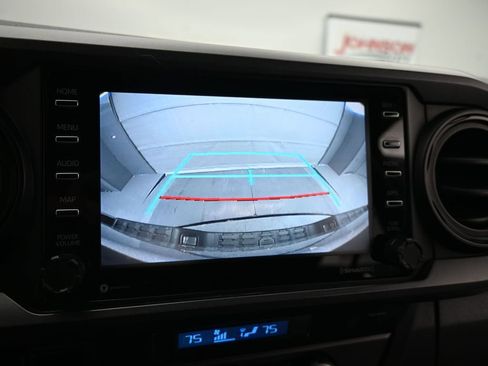 Used 2021 Toyota Tacoma TRD Off-Road image 18