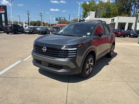 New 2026 Nissan Kicks SV w/ Charging Package FWD image 3