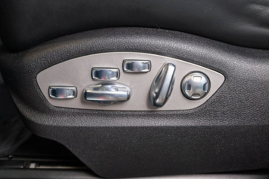 Certified 2026 Porsche Macan AWD/4WD image 20