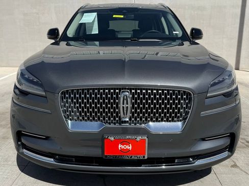 Used 2023 Lincoln Aviator 2WD w/ Premium Package image 2