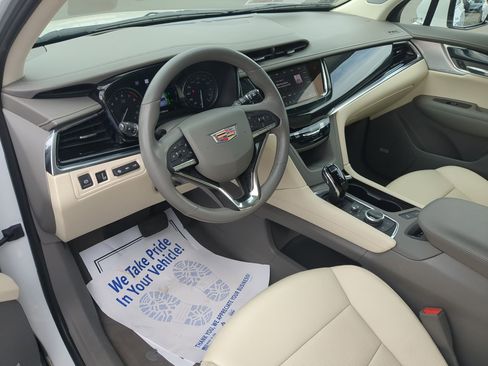 Certified 2023 Cadillac XT6 Premium Luxury w/ Technology Package AWD/4WD image 9