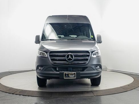 Used 2024 Mercedes-Benz Sprinter 2500 image 2