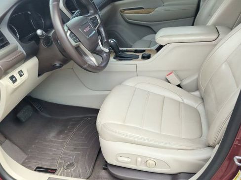 Used 2017 GMC Acadia Denali w/ Technology Package AWD/4WD image 9