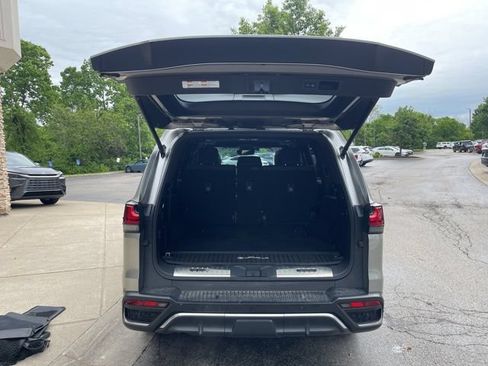 Used 2024 Lexus LX 600 F Sport AWD/4WD image 42