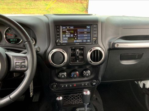 Used 2016 Jeep Wrangler Unlimited Sahara w/ Dual Top Group image 6