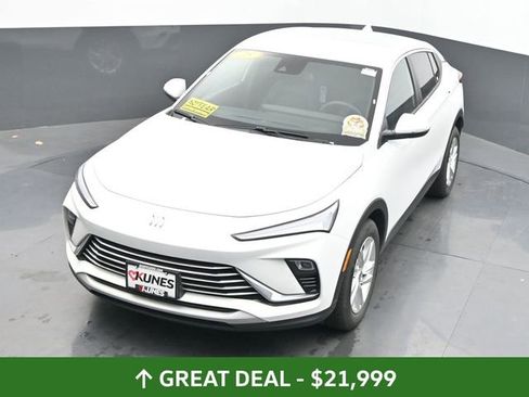 Used 2025 Buick Envista Preferred image 39