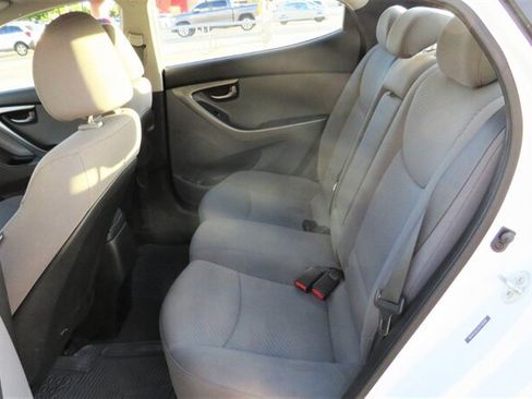 Used 2016 Hyundai Elantra SE FWD image 12