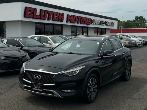 Used 2017 INFINITI QX30 Premium w/ Navigation Package AWD/4WD image 1