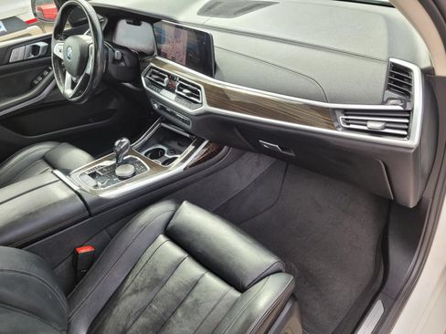 Used 2019 BMW X7 xDrive50i w/ Premium Package AWD/4WD image 9