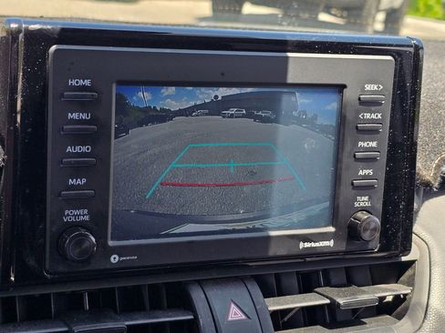 Used 2020 Toyota RAV4 LE AWD/4WD image 8
