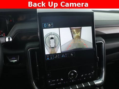 Used 2025 GMC Yukon Elevation image 23