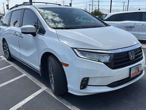 Used 2023 Honda Odyssey EX-L image 2