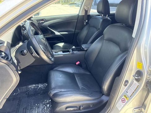 Used 2011 Lexus IS 250 w/ Premium Pkg Value Edition RWD image 18