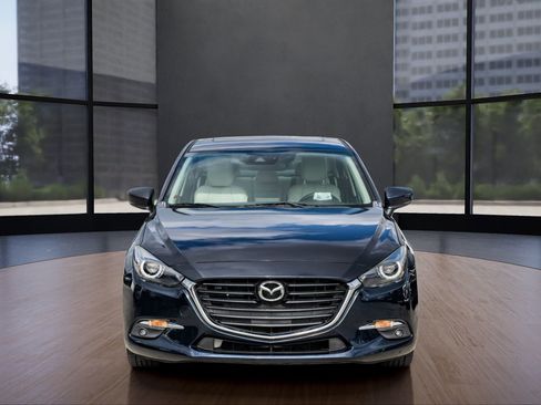 Used 2018 MAZDA MAZDA3 Grand Touring image 2