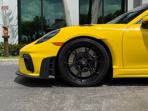 Used 2025 Porsche 718 Cayman GT4 RS RWD image 15