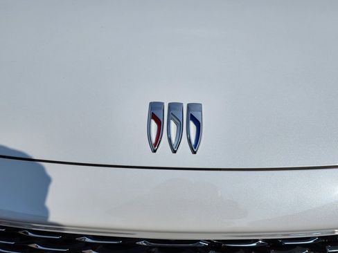 New 2026 Buick Envision Avenir image 10