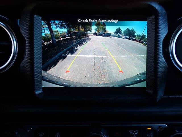 Used 2021 Jeep Wrangler Unlimited Rubicon w/ Trailer Tow Package AWD/4WD image 16
