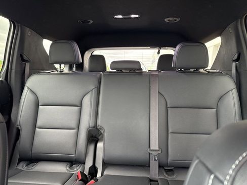 Used 2024 Chevrolet Traverse LT w/ Midnight/Sport Edition AWD/4WD image 12