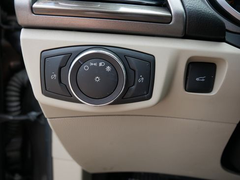 Used 2019 Ford Fusion SEL FWD image 26