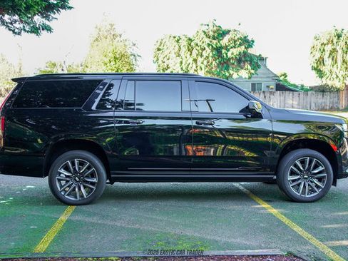 Used 2023 Cadillac Escalade ESV Sport Platinum image 9