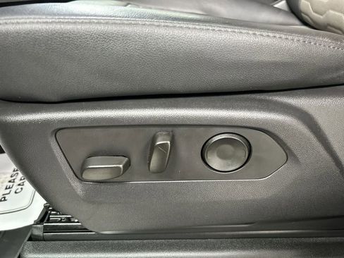 Used 2023 Chevrolet Silverado 1500 ZR2 w/ Technology Package image 10