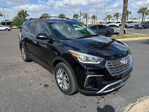 Used 2017 Hyundai Santa Fe SE FWD image 8