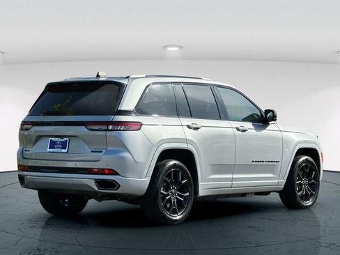 Used 2023 Jeep Grand Cherokee 30th Anniversary AWD/4WD image 6