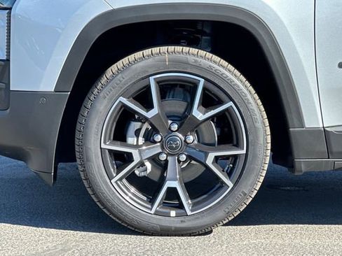 New 2026 Jeep Cherokee Overland w/ Advanced Pro Tech Group AWD/4WD image 24