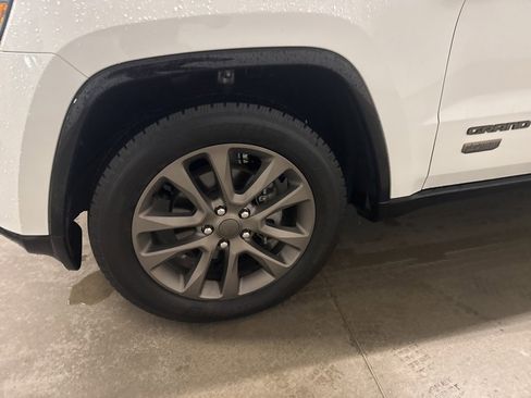 Used 2016 Jeep Grand Cherokee Limited 75th Anniversary image 4