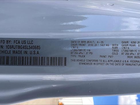 Used 2025 Jeep Gladiator Rubicon w/ Convenience Group image 33