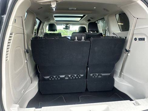 Used 2023 Chrysler Pacifica Limited w/ Uconnect Theater Family Group AWD/4WD image 44