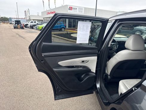 Used 2022 Hyundai Tucson Limited image 48