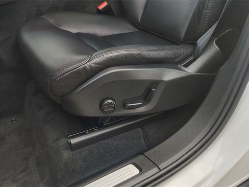 Certified 2023 Volvo XC60 B5 Plus w/ Climate Package image 11