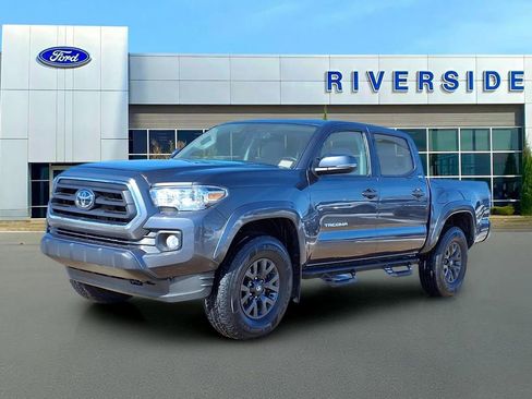 Used 2023 Toyota Tacoma SR5 w/ Technology Package image 3