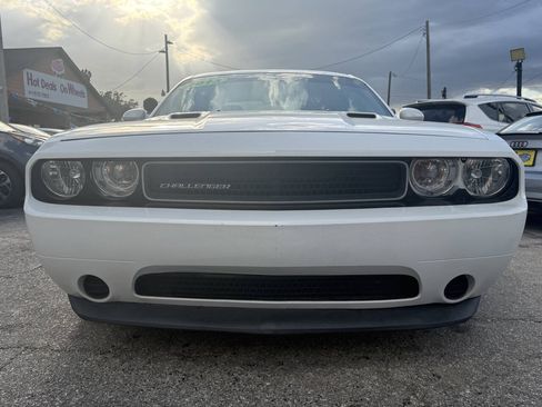 Used 2013 Dodge Challenger SXT RWD image 19