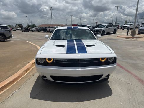 Used 2023 Dodge Challenger SXT RWD image 2