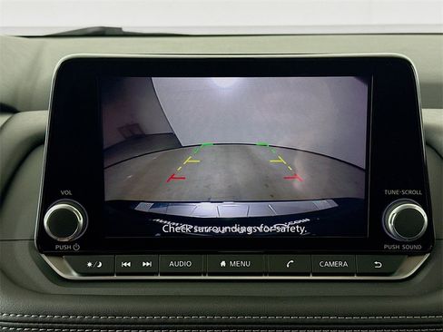 Used 2024 Nissan Rogue SV image 10