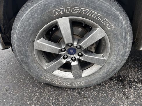 Used 2016 Ford F150 XLT w/ Equipment Group 302A Luxury image 9