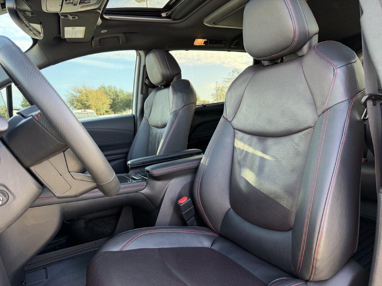 Used 2025 Toyota Sienna XSE w/ XSE Premium Package AWD/4WD image 23