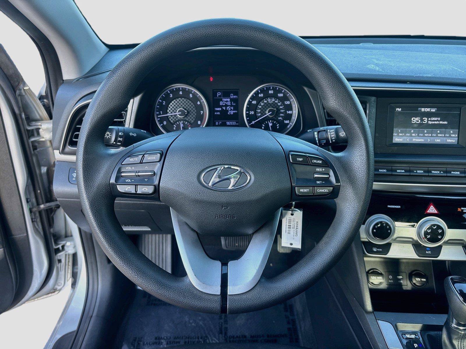 Used 2019 Hyundai Elantra SE w/ Cargo Package FWD image 11
