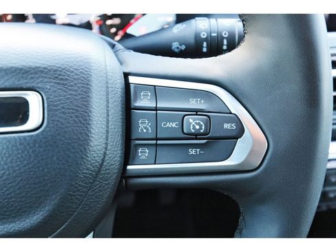 Used 2023 Jeep Compass Limited image 19