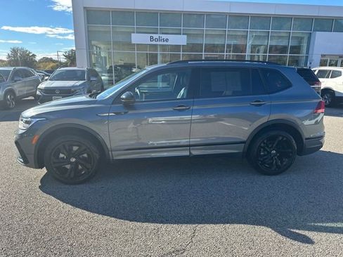 Certified 2024 Volkswagen Tiguan SE R-Line image 5