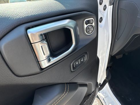 New 2026 Jeep Gladiator Sport AWD/4WD image 13