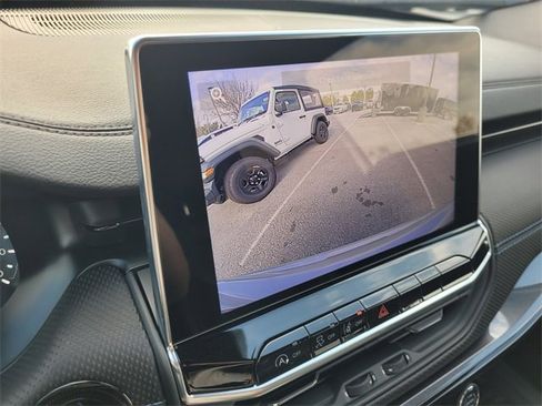 New 2026 Jeep Compass Latitude image 32