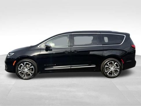 New 2026 Chrysler Pacifica Pinnacle AWD/4WD image 4