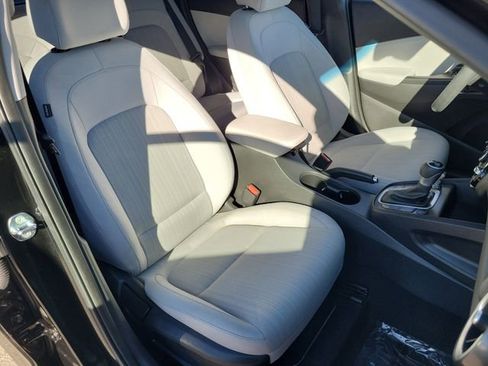 Used 2023 Hyundai Kona SEL image 17