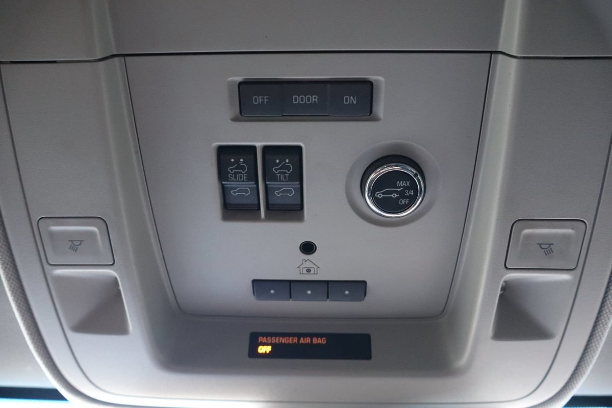 Used 2018 Chevrolet Tahoe LT AWD/4WD image 24