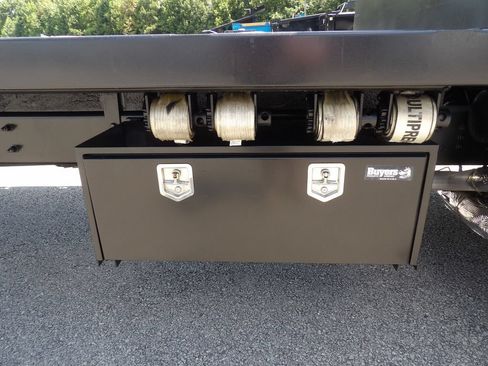 Used 2018 Ford F750 2WD Regular Cab Super Duty image 37
