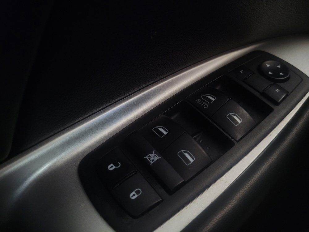 Used 2020 Dodge Journey SE w/ SE Popular Equipment Group FWD image 27